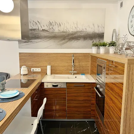 Baltic Z Ogrodkiem Kolobrzeg 公寓 *