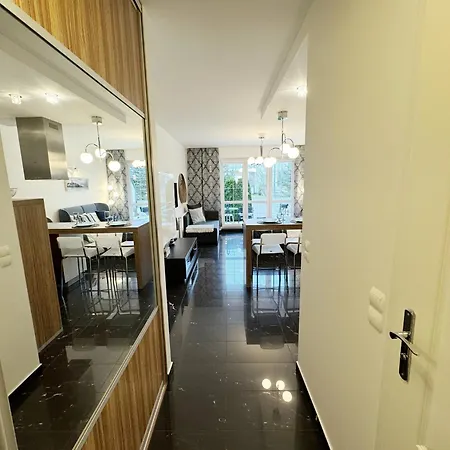 Baltic Z Ogrodkiem Kolobrzeg 公寓 *