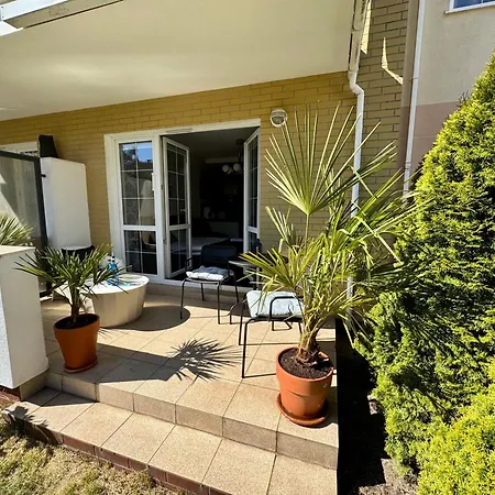 Baltic Z Ogrodkiem Kolobrzeg 公寓