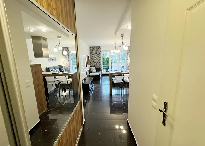 Baltic Z Ogrodkiem Kolobrzeg 公寓 *